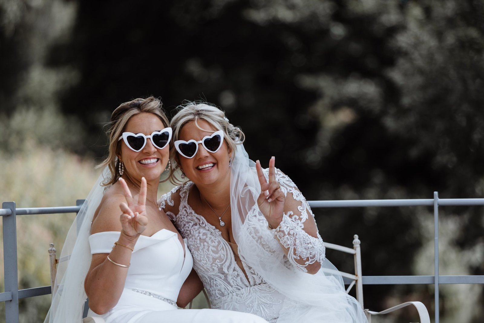 Ellisha and Miriam 07 Portraits 925